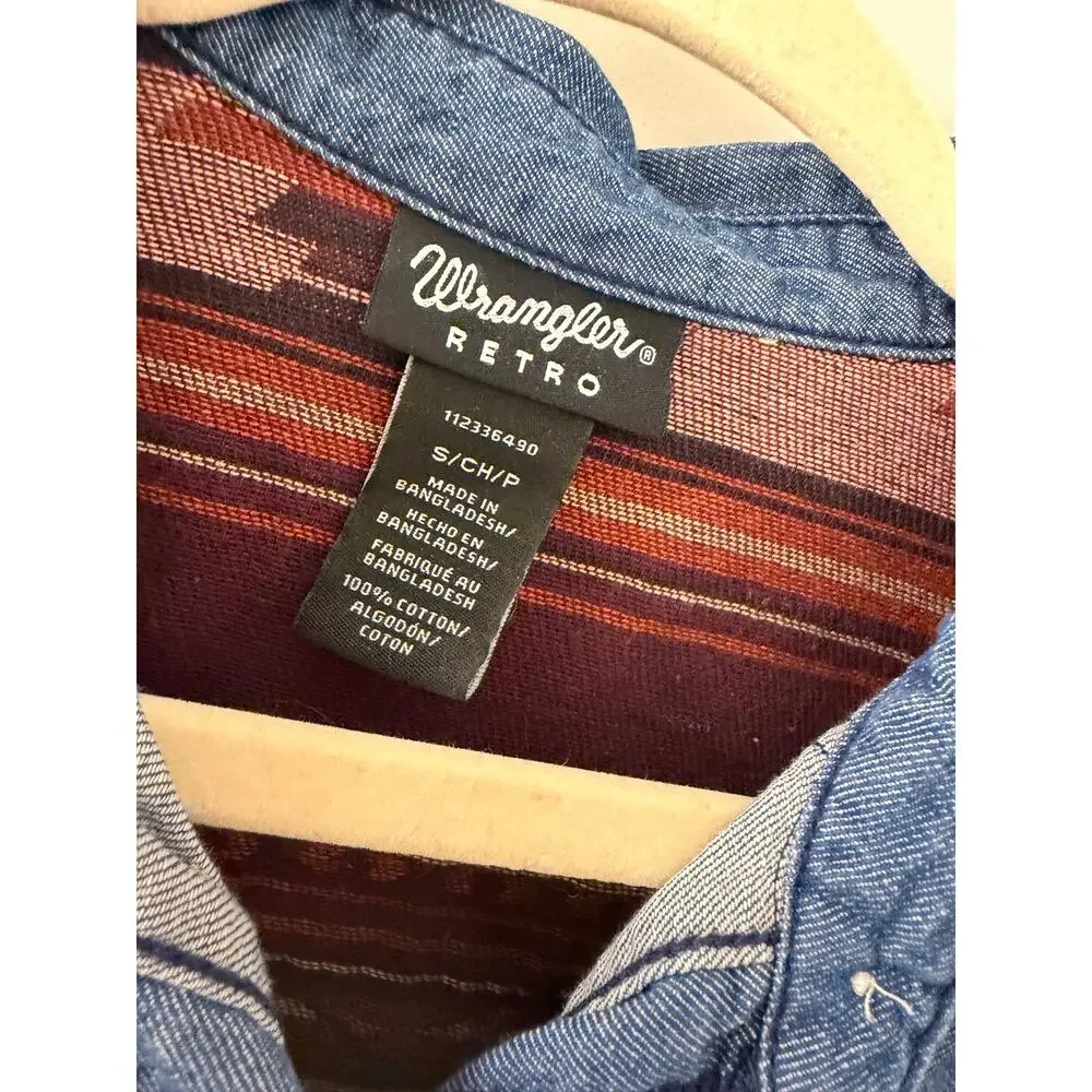 Wrangler Women's Small Retro Aztec Blanket Pattern Denim Boyfriend Snap Shirt